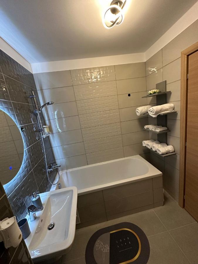 Coresi Luxury Apartments ブラショフ エクステリア 写真
